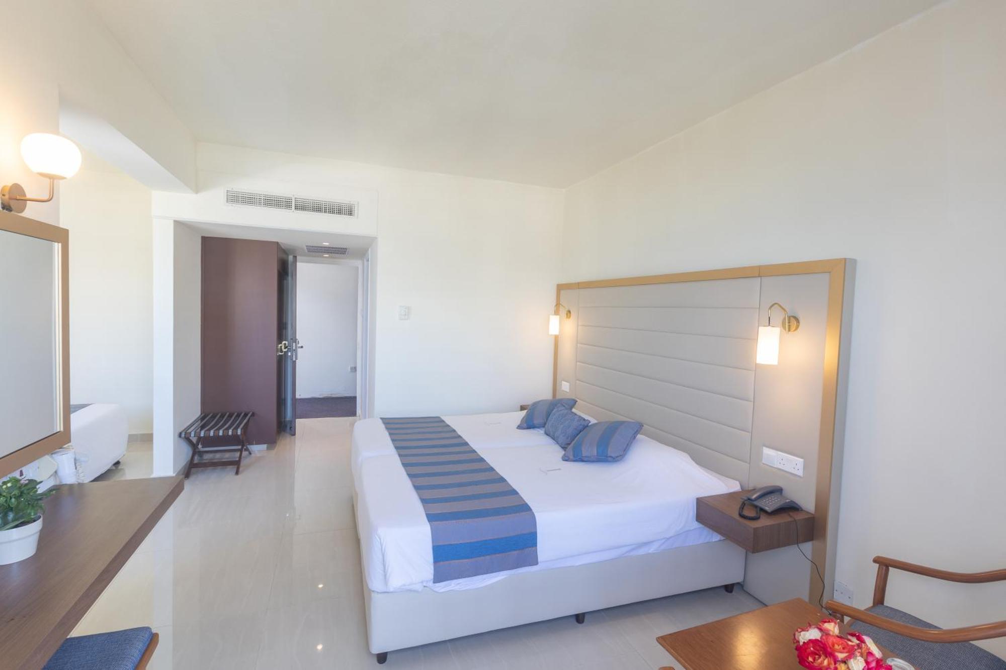 Iliada Beach Hotel Protaras Ngoại thất bức ảnh